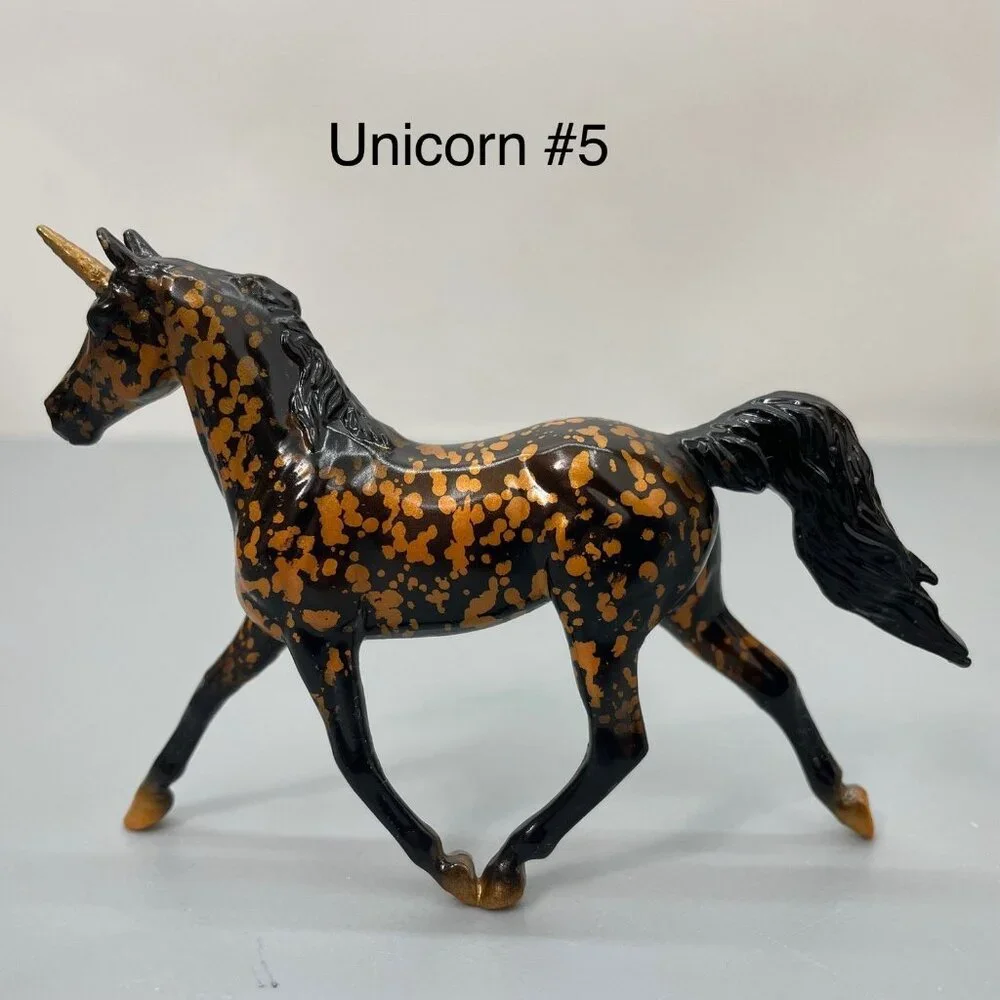 Breyer Stablemates Unicorn Crazy‎ Series 4 Chase Prince Charming Black Gold